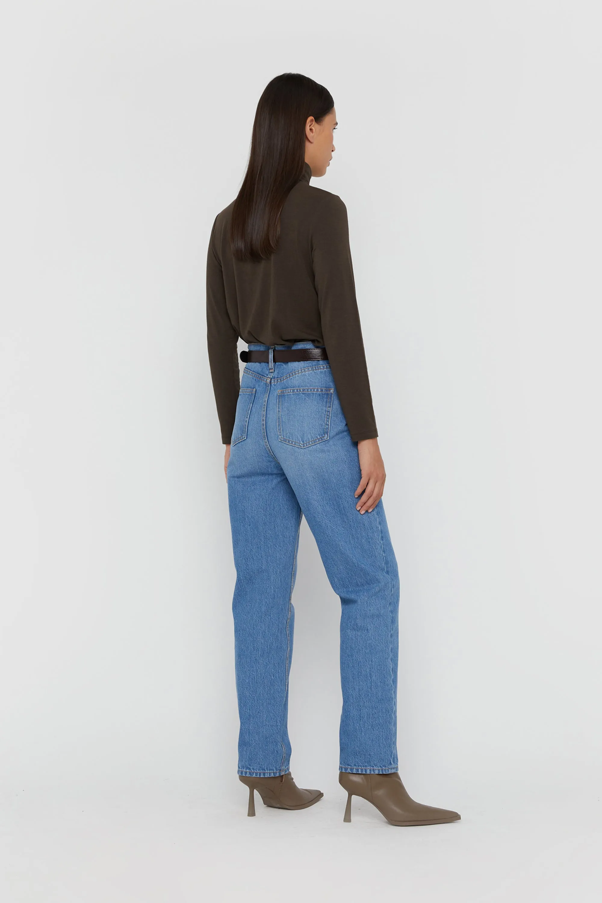 HIGH WAISTED TAPERED JEANS