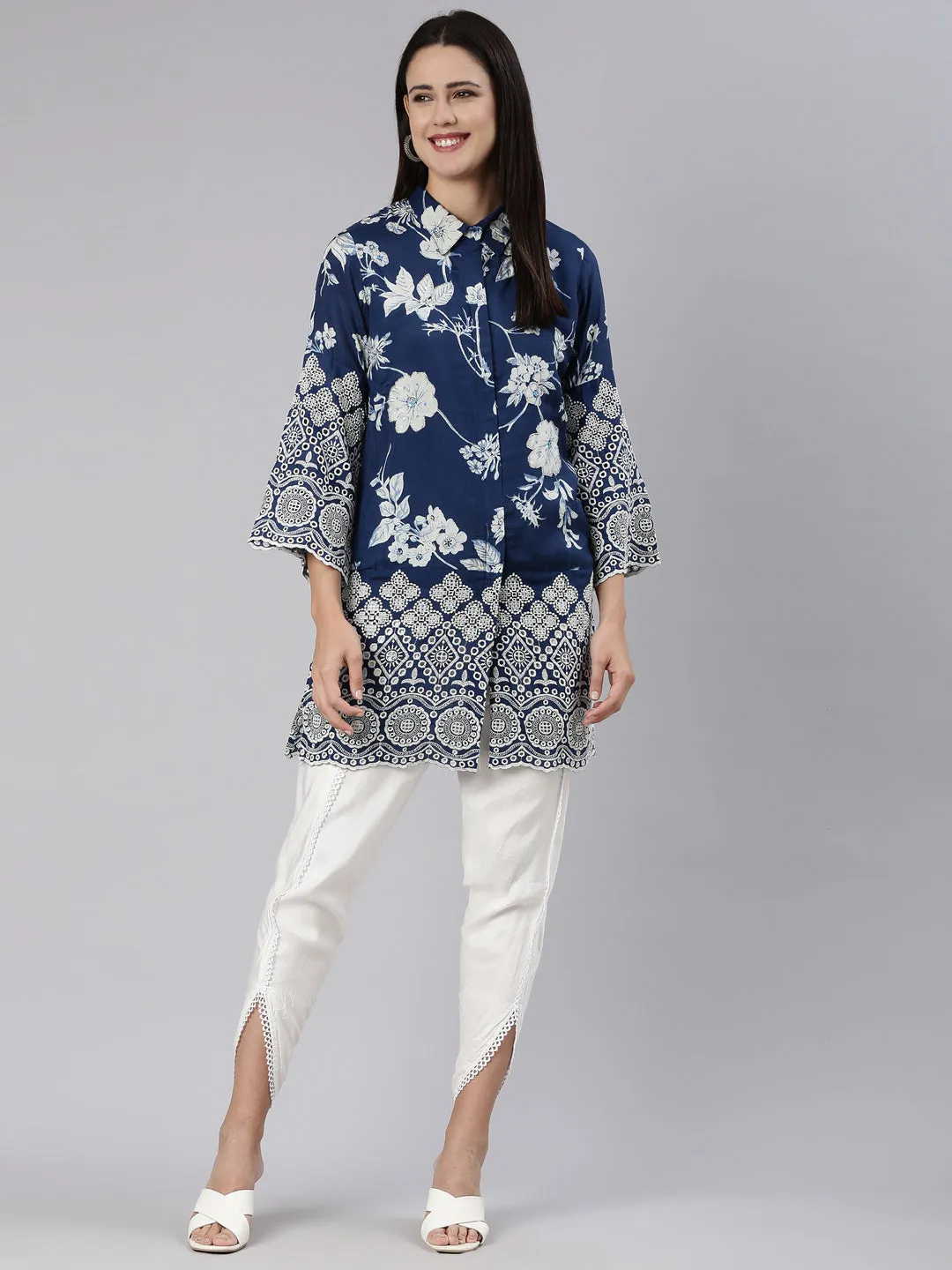 Neeru's Blue Regular Straight Printed Kurta And Trousers