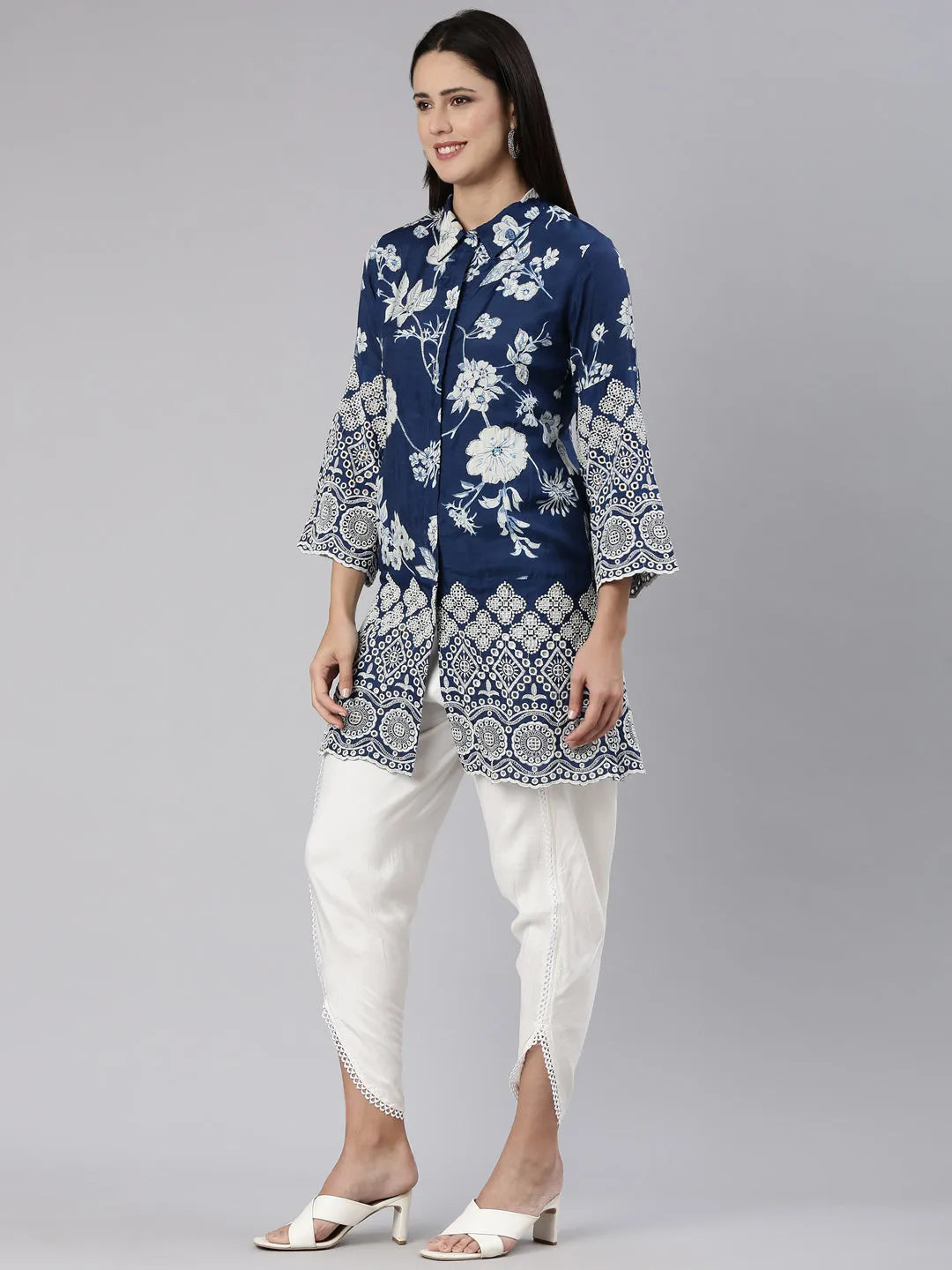 Neeru's Blue Regular Straight Printed Kurta And Trousers