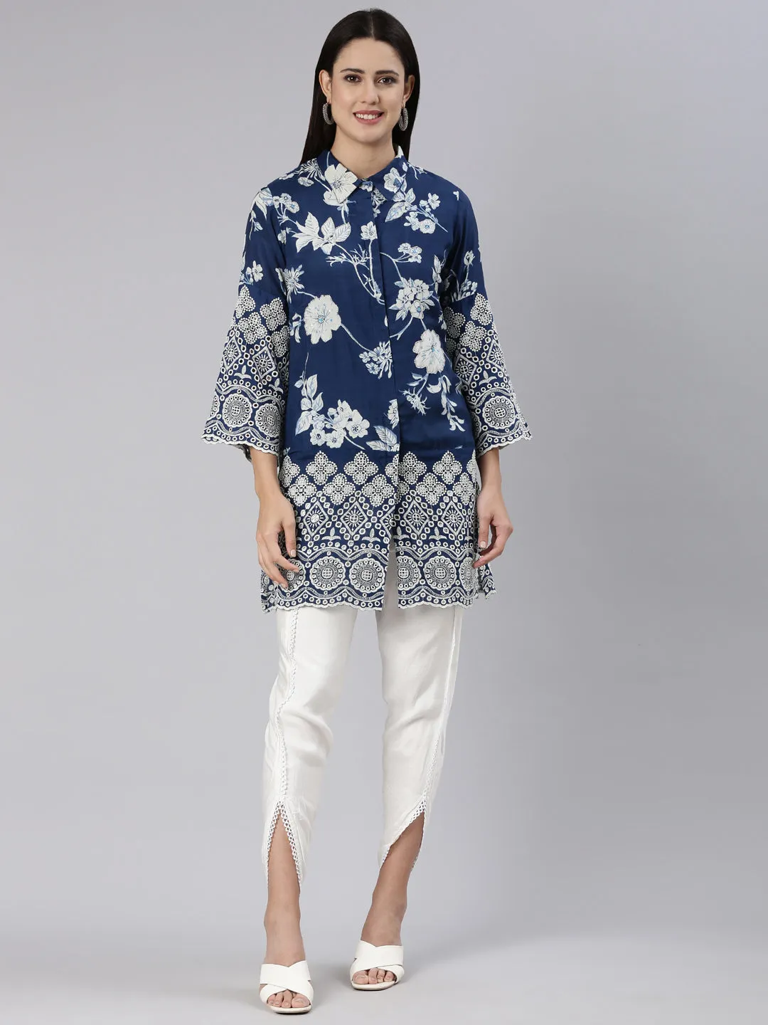 Neeru's Blue Regular Straight Printed Kurta And Trousers