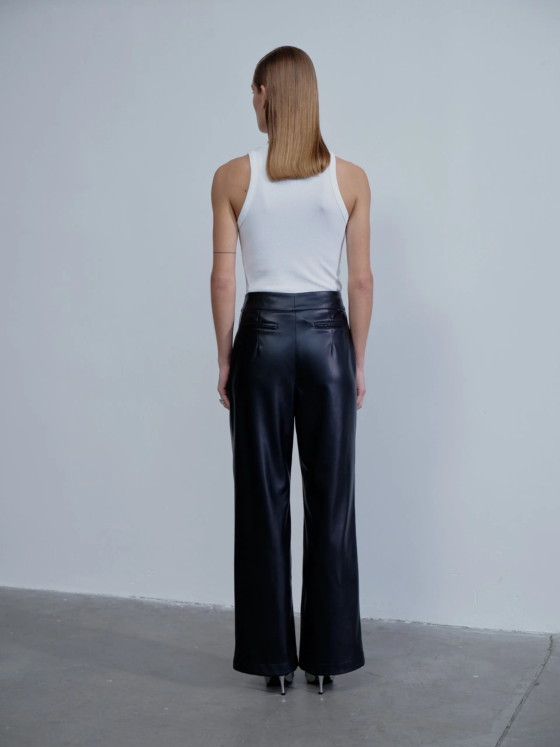 Tina Vegan Leather Trousers in Noire